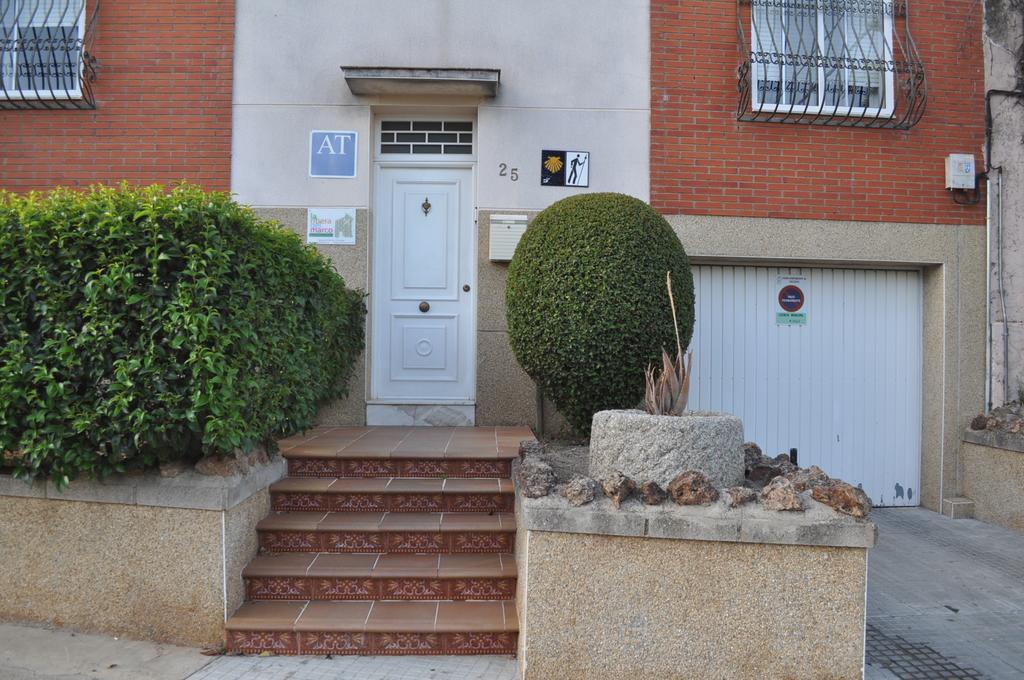 Apartamento Turistico La Ribera Del Marco Caces Oda fotoğraf