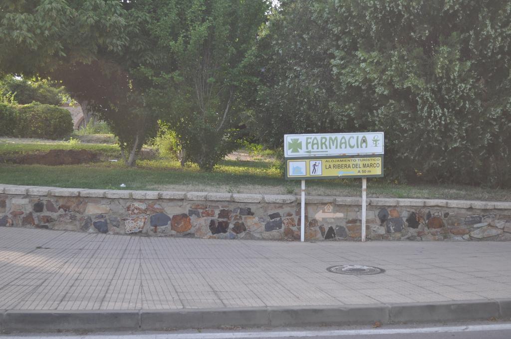 Apartamento Turistico La Ribera Del Marco Caces Oda fotoğraf