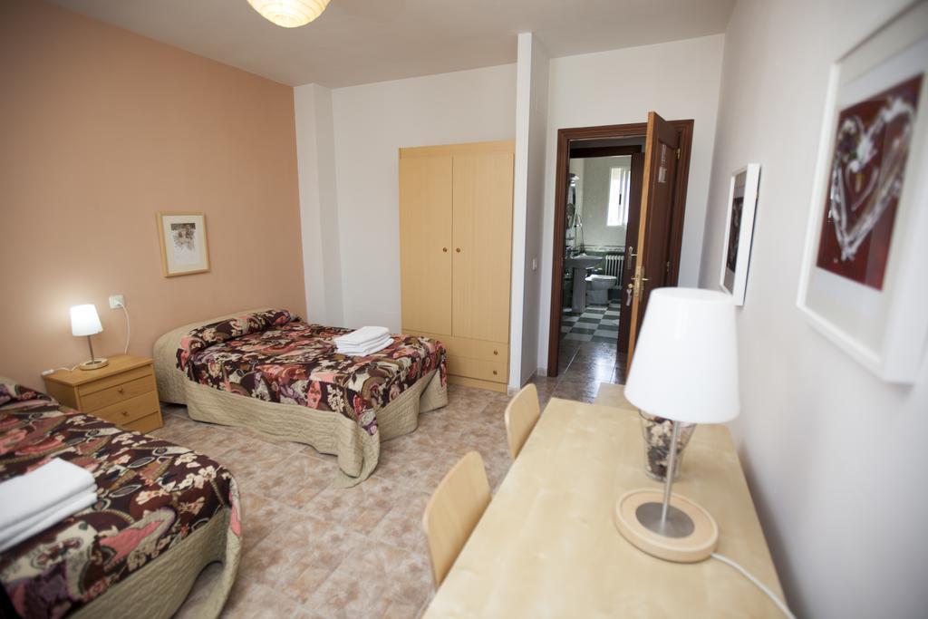Apartamento Turistico La Ribera Del Marco Caces Oda fotoğraf