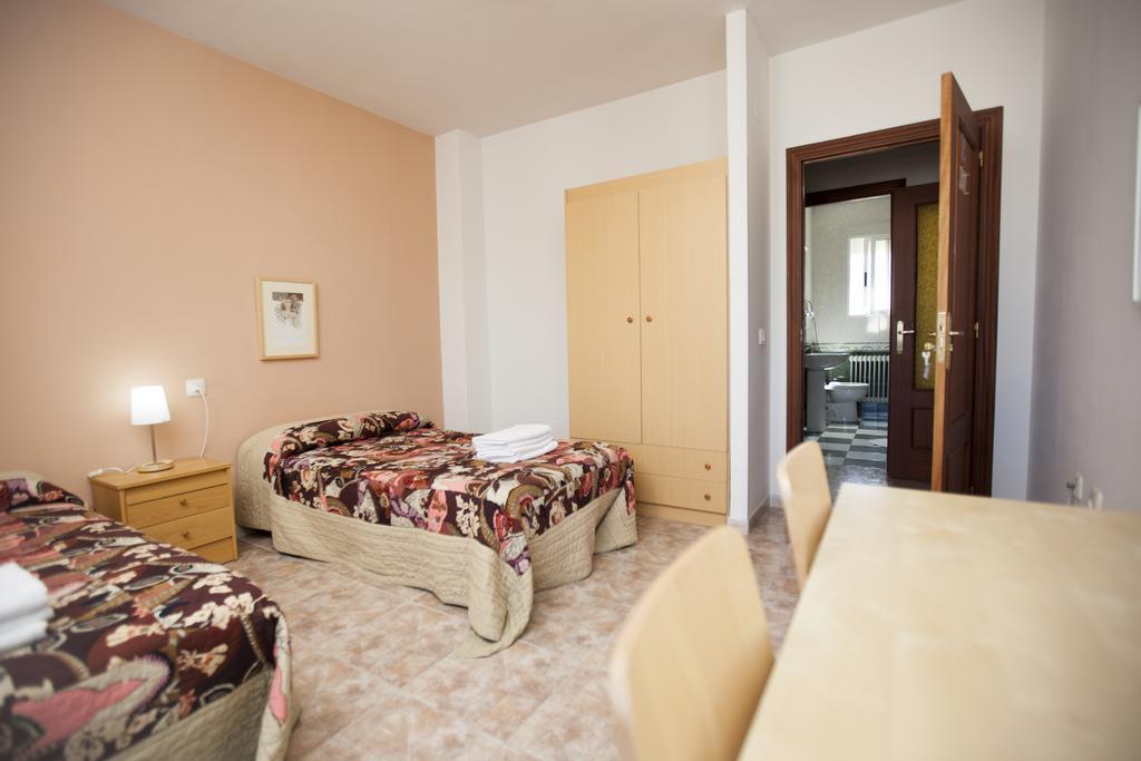 Apartamento Turistico La Ribera Del Marco Caces Oda fotoğraf