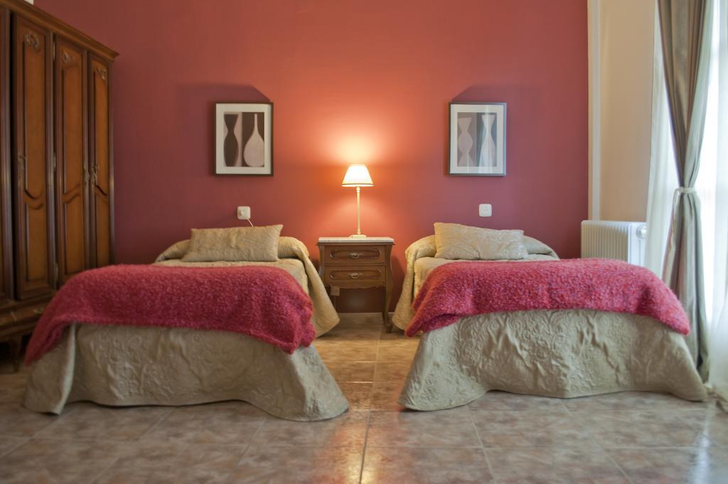 Apartamento Turistico La Ribera Del Marco Caces Oda fotoğraf
