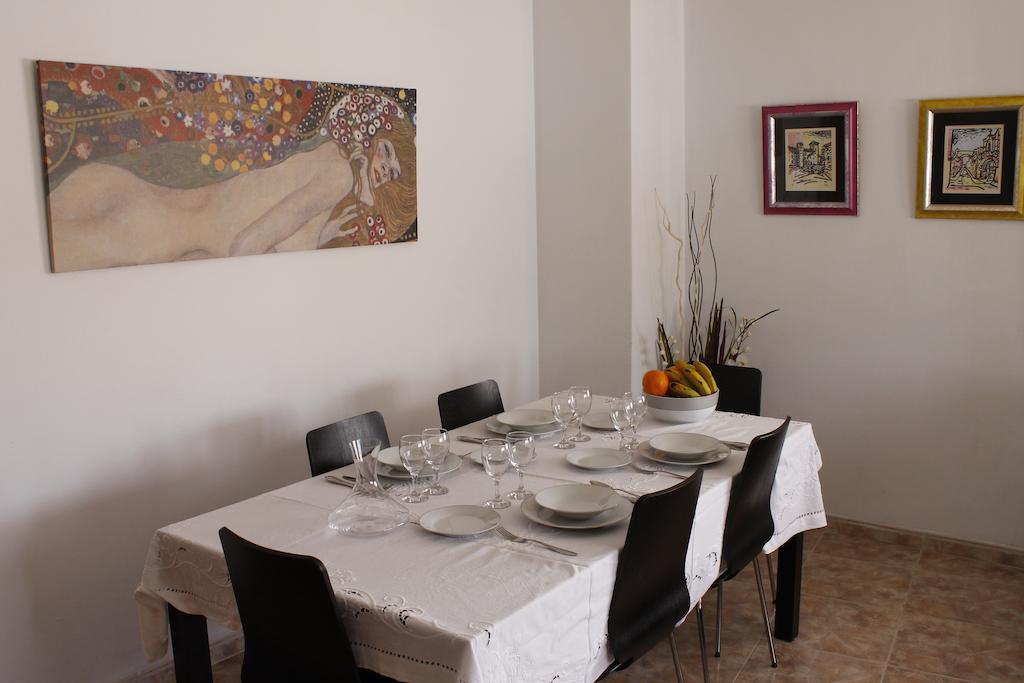 Apartamento Turistico La Ribera Del Marco Caces Oda fotoğraf